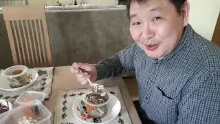 Mongolian cuisine from the ethno-cafe 