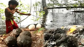 Two Little Boys Cook Eggs in The Mud-Eating Delicious
