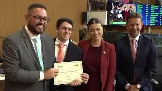 Virmondes homenageia jovens advogados em sessão solene