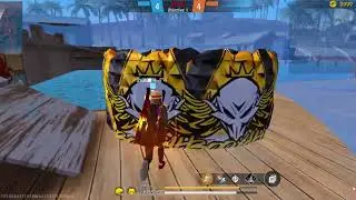 Free Fire ￼Costume Room ￼IPhone 11 VS Pc 🔥