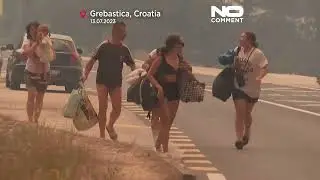 Пожарникари се борят с пламъците в Далмация, Хърватия 