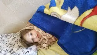 закрутилась в одеяло