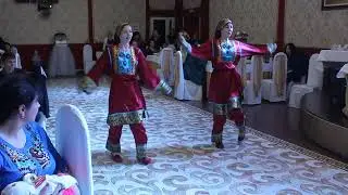 Танец лакских девушек.