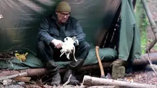 BUSHCRAFT SKILLS - Feathersticks