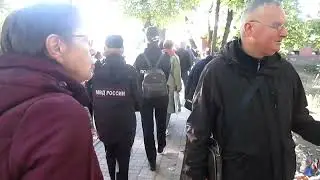 5 октября Объявление о переезде Блошиного рынка с башни  Врангель  на Проспект Калинина 2