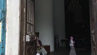 урок: как входить в храм с телефоном в руке \\ guide: how to enter the temple with the phone in hand
