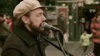 Falling Slowly - Rob sings in Covent Garden