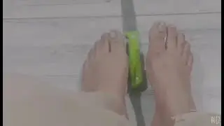 talking to rooster under feet