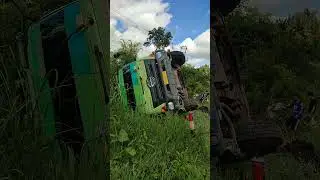 mobil truk terguling bawak muatan minyak sayur😧 #lintassumatra #bngdedex01