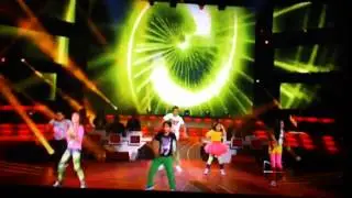 PEQUENOS GIGANTES 2 -  PITBULL & jLo - Dance Again