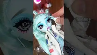 Hora de viajar pelo espaço com a  Zooey Electra! 🪐⚡️ #ShadowHigh #RainbowHigh #ZooeyElectra #doll