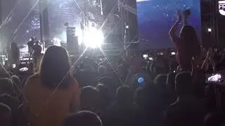 Girls on shoulders 4 21