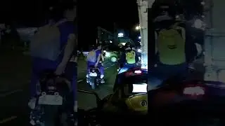 Wag masyadong dumikit sa truck 😂 😂 #motorcycle #motorcyclesafety #motovlog #roadsafety