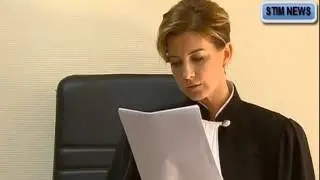Оратор-судья читает текст