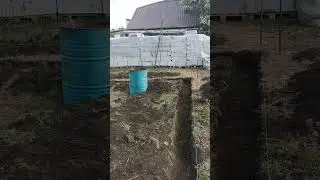 Яма под фундамент почти готова.