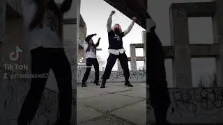 Stray kids - "Lalala"  with sister