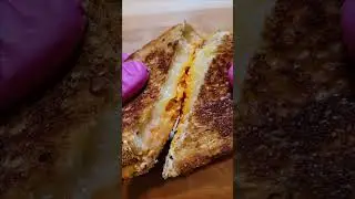 Buffalo Chicken Grilled Cheese 