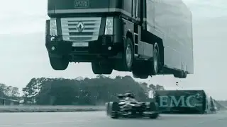 EMC Truck springt über einen Lotus Formel-1-Rennwagen - Guiness Weltrekord