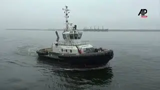 MoD shows arrival of missile cruiser Varyag and frigate Marshal Shaposhnikov