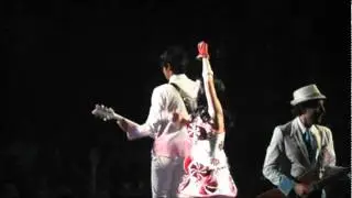 Katy Perry-Sprint Center-KC, August 17, 2011-Hummingbird Heartbeat