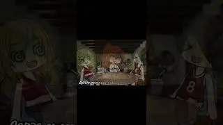 Девочка просила у мамы конфетку