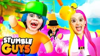 MY MOM PLAYING STUMBLE GUYS FOR THE FIRST TIME!!! (Alec GO!)