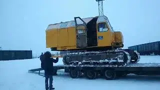 Выгрузка крана РДК250 с трала в г. Усинск
