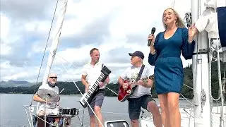 ROCKING ROOSTERS on Windermere