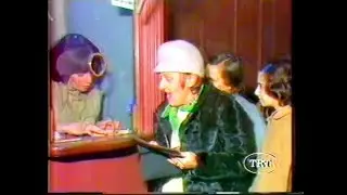 Suna Abla Sinema Bileti Alıyor
