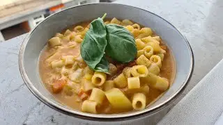 Pasta with potatoes and provolone