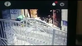 pencuri ban becak tertangkap cctv