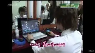 규현 대기실 겜규 kyuhyun playing game in the waiting room (gamekyu)