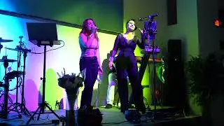 SHE USED TO BE MINE ( cover Sara Bareilles ) - ABBY V ROSE , LARISA MOSKALEVA- Impromptu Performance