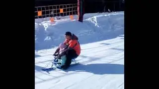 Папа едут с дочей с горки!