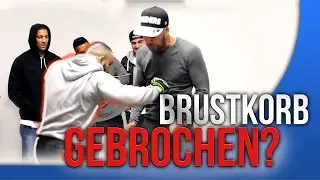 MMA Kämpfer BRICHT BRUSTKORB (PRANK) + Farid Bang + Majoe + Ottman Azaitar | FaxxenTV