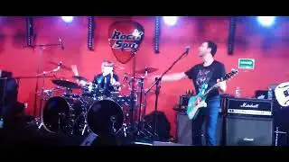 Paul Gilbert | Technical Difficulties (feat. Thomas Lang) live in Mexico City