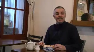 How to eat Scones