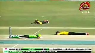 Pindi Stadium is under attack by Bees. National T20 Funny Moments