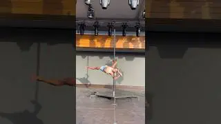 #aerialist #pole #poledance #poletricks #poletraining #split #gymnastic #circus