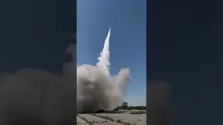 Ukrainian Buk-M1 9A310M1 TELAR fires a 9M38 missile at Russian target