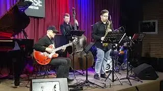 Walkin' Shoes (G. Mulligan)