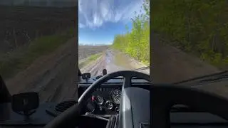 ГРУЖЁННЫЙ КАМАЗ ПО БЕЗДОРОЖЬЮ В ПОЛЯХ