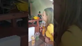 Тайский попугай жжет)
