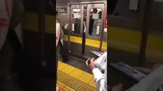 Orang jepang sabar sabar banget.. coba kalo di indo udh di tendang nih bapak-bapak 😁