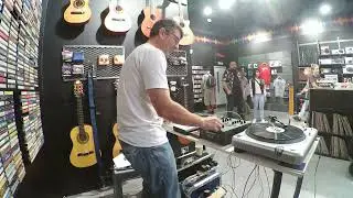 Moschops Live Instore clip @ 'Off The Record' - Midsummer Place, Milton Keynes, UK