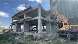 В селе Орто-Сай сносят недостроенный многоквартирный дом