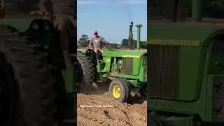 JOHN DEERE 4620 Tractor