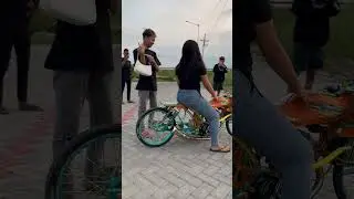 Ngecas istri diatas motor 😂 