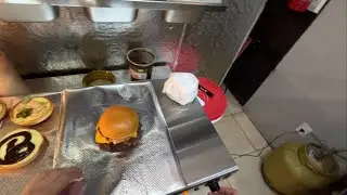 TRABALHANDO SOZINHO NA MINHA HAMBURGUERIA.