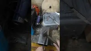 рубка гвоздей ножом.